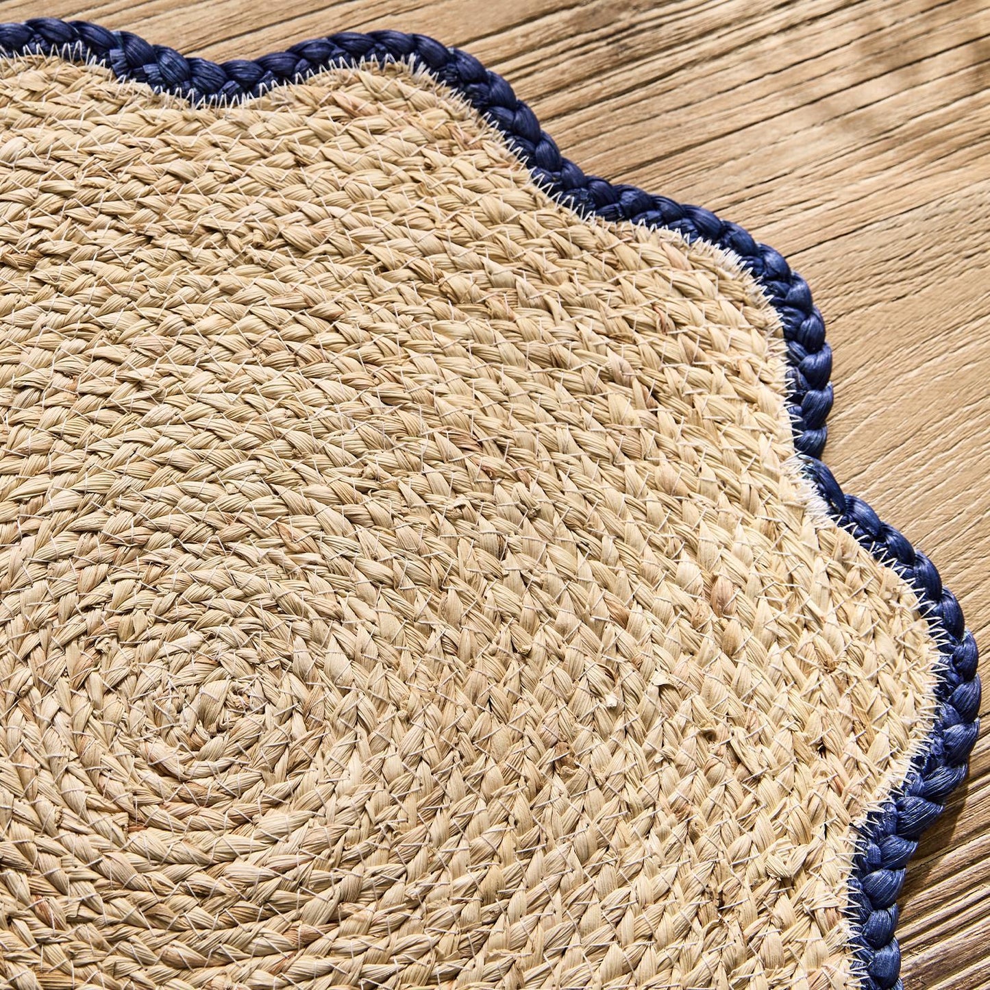 S/4 Handwoven Scalloped Edge Placemats