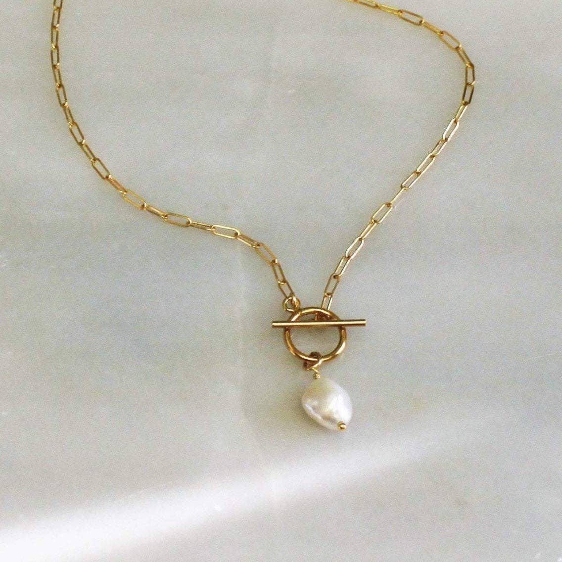Pia Toggle & Pearl Necklace