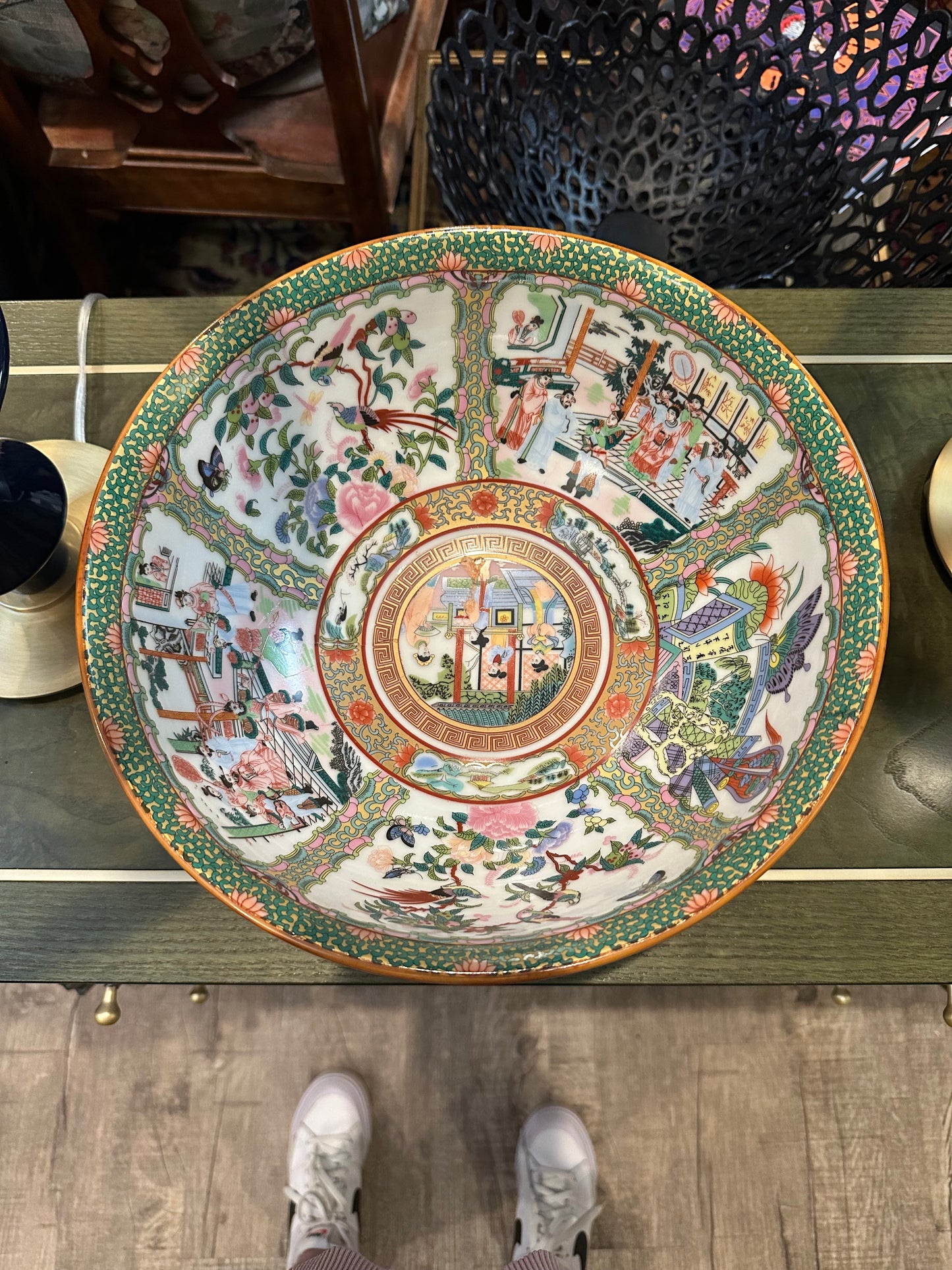 12" Porcelain rose medallion bowl with base